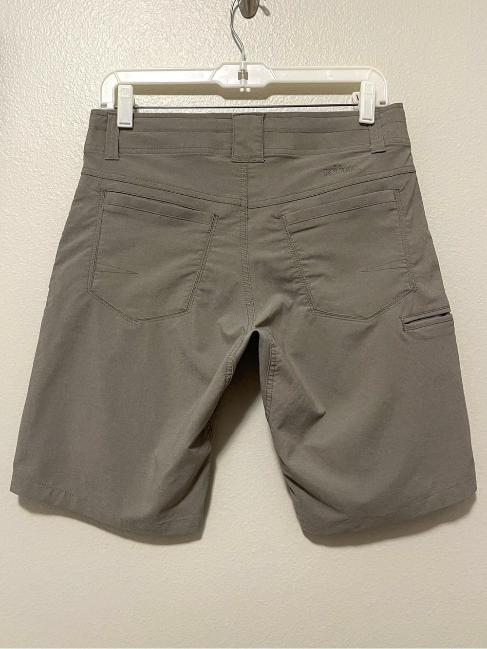 KÜHL Performance 9" Shorts - Outdoor Taupe Gray & Moisture Wicking - Size 30